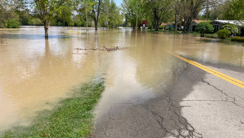 Eagle Creek Flooding Closing Roads, Approaching Homes - WFIN Local News