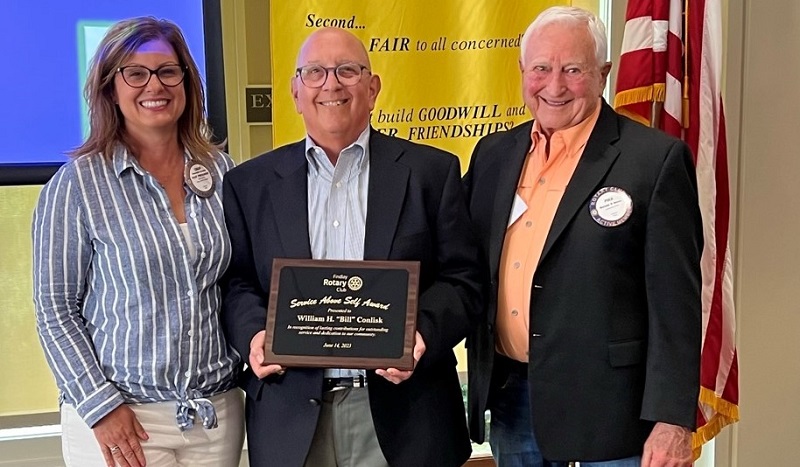 Findlay Rotary Presents ‘service Above Self Award Wfin Local News