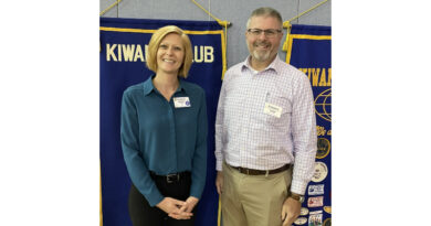 Kiwanis Club Installs New Officers And Honors Service