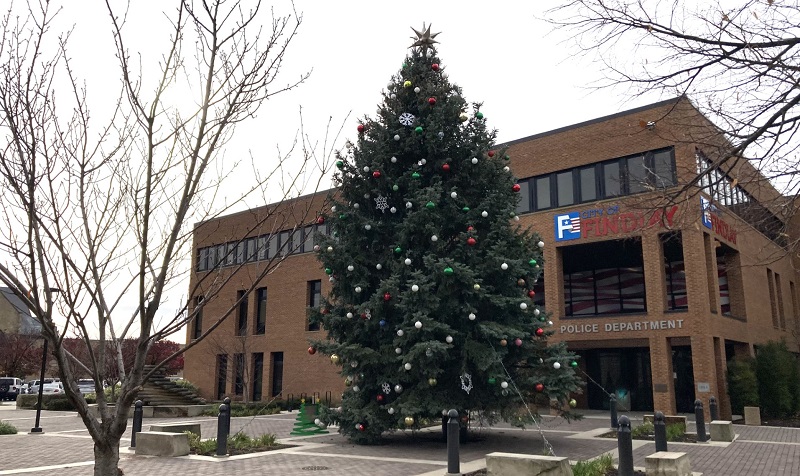 Findlay Seeking Donation Of City Christmas Tree