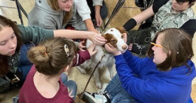 School Resource K9 Visits Middle School Students