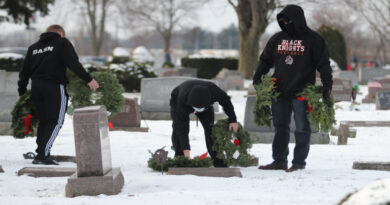 People Urged To Participate In ‘Wreaths Across America’